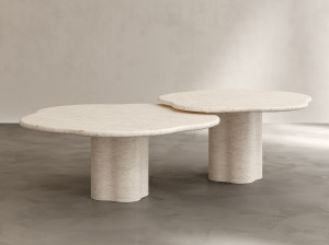 Журнальный столик из травертина с центральным основанием для гостиной
