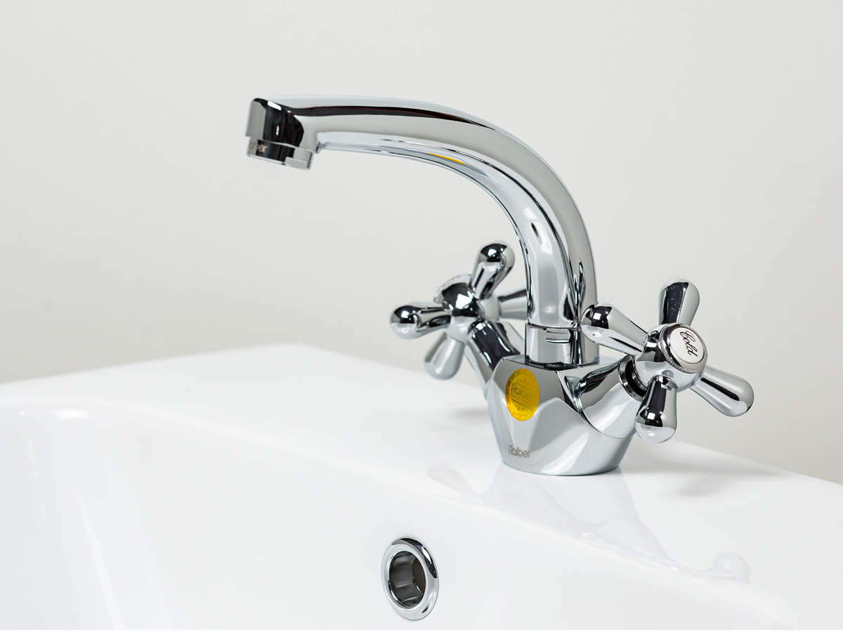 Смеситель для раковины Raiber Classic R2004 с двумя рукоятками R2004 Santreyd  - Вид №5