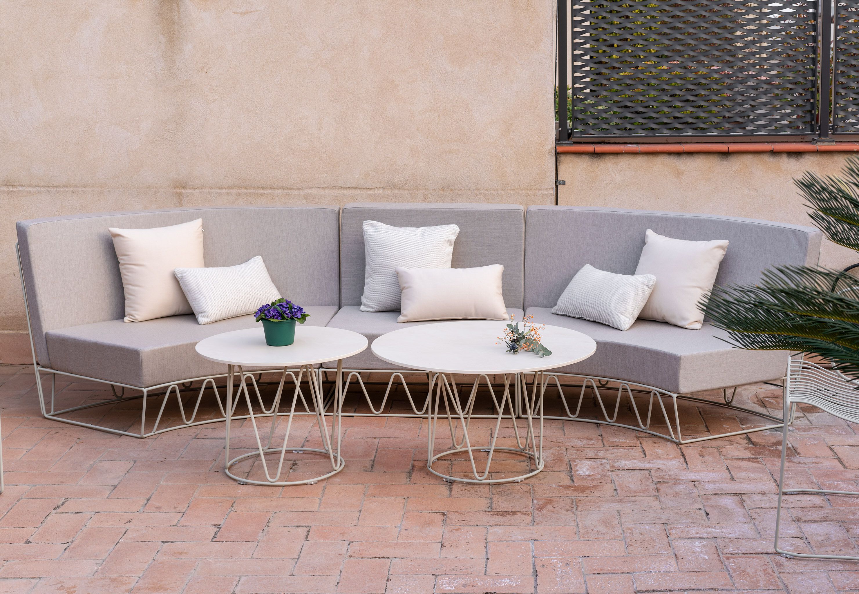 Круглый садовый столик из оцинкованной стали iSimar Lagarto ARCH-00036352 - Вид №4