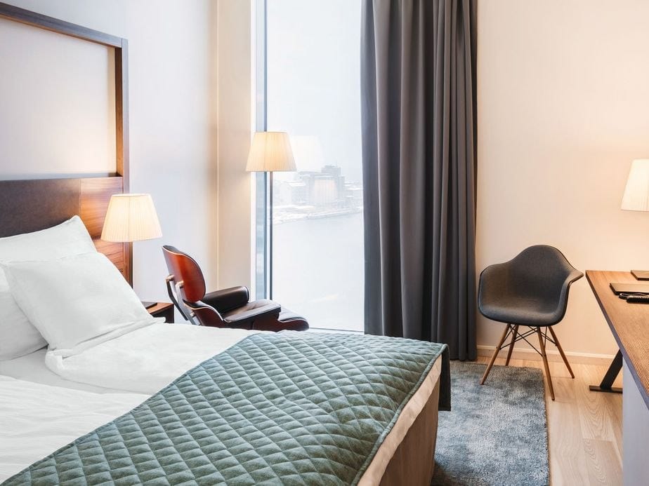 Мягкий тканевый стул с подлокотниками VITRA Eames Plastic Chair ARCH-00061576 - Вид №2