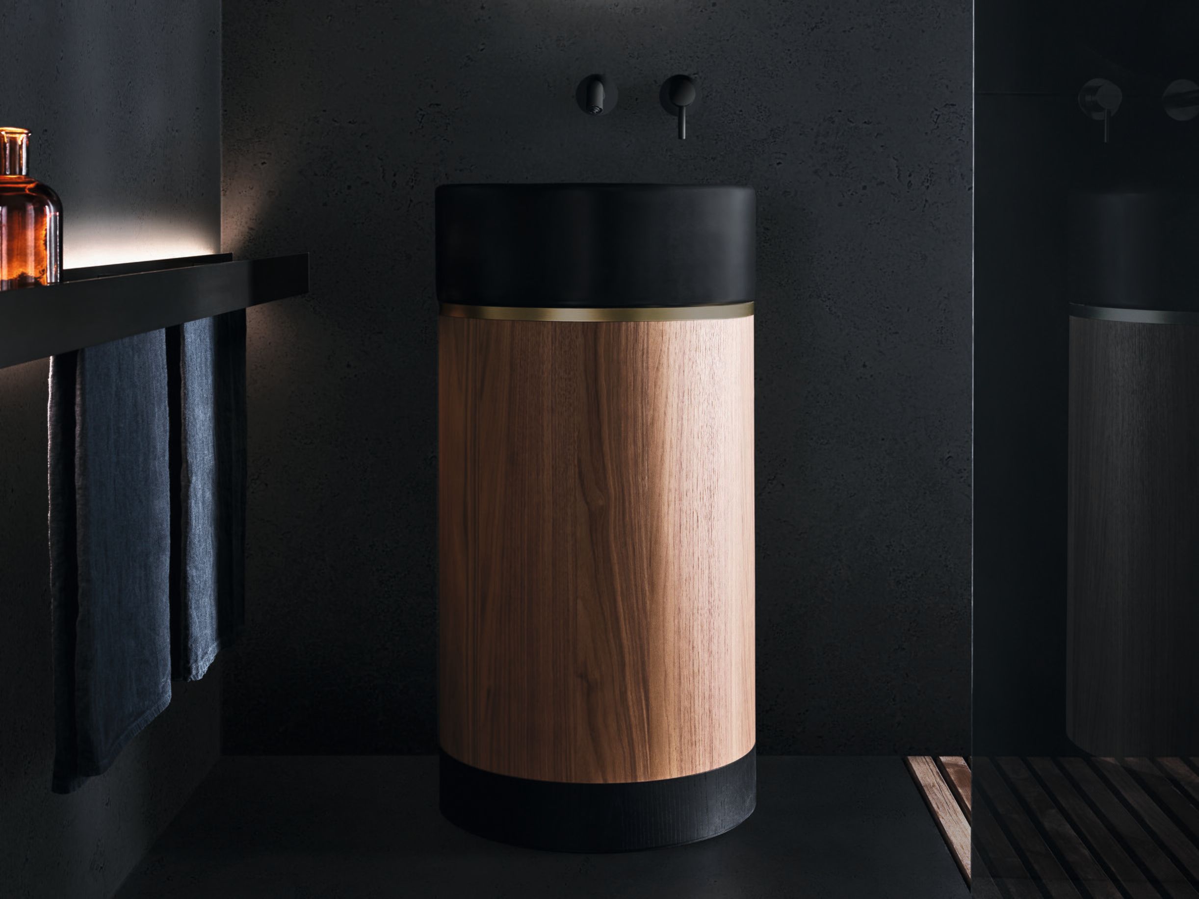 Круглый отдельно стоящий умывальник из дуба и керамики Noorth Рим ARCH-00067213