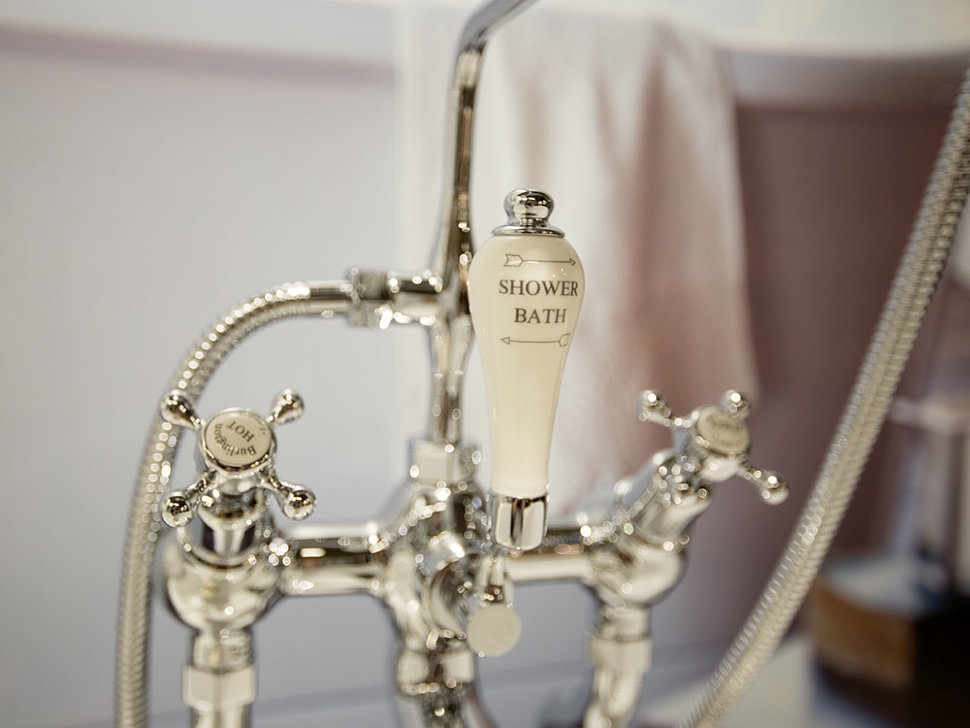 Смеситель для ванны "под наклоном" и ручным душем, набортный [CL19]  Burlington T9-QT, T18, T1  - Вид №6