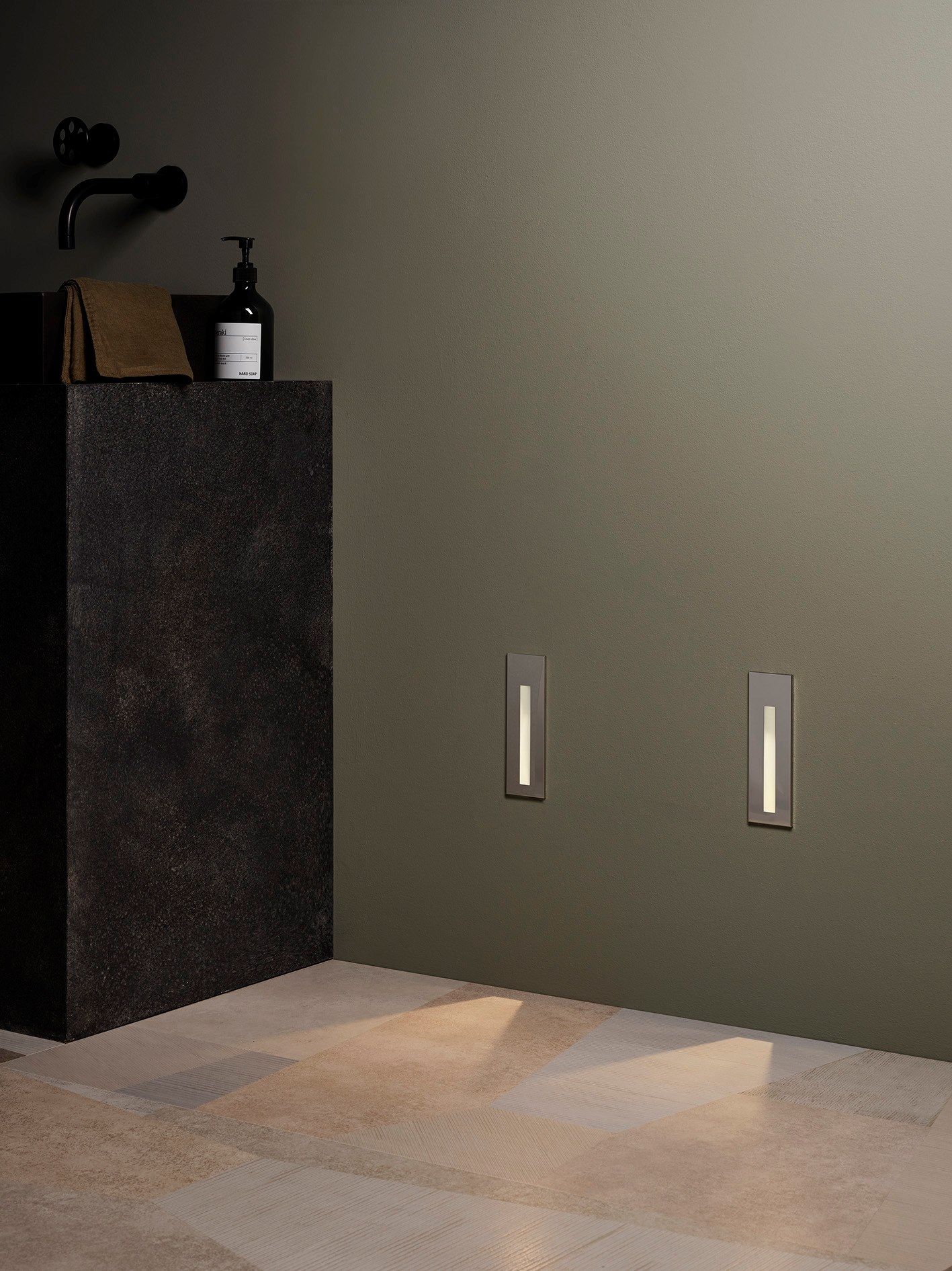 Настенный маркер из нержавеющей стали Astro Lighting Borgo ARCH-00040083 - Вид №1