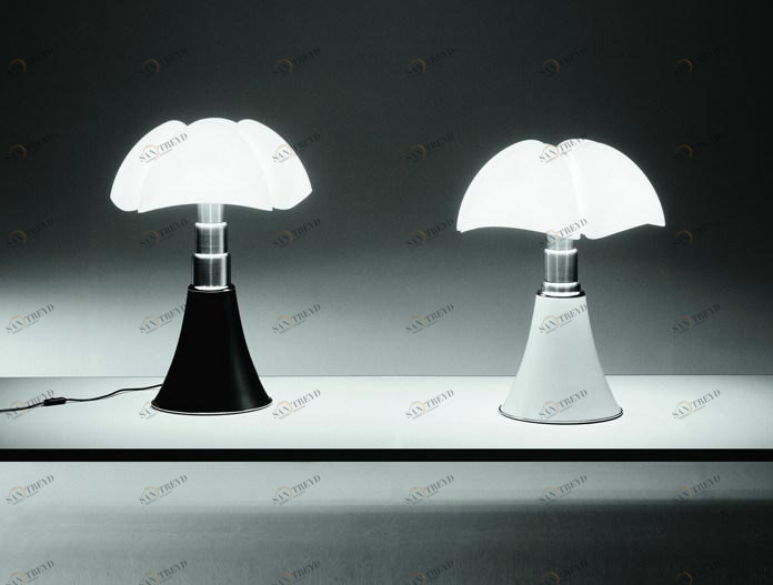 Martinelli Luce Настольная лампа из стали и абажур из метакрилата Pipistrello 620