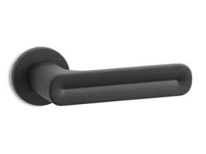 Латунная ручка на розетке