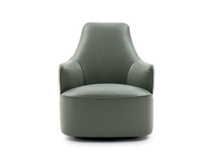 Кожаное кресло с высокой спинкой