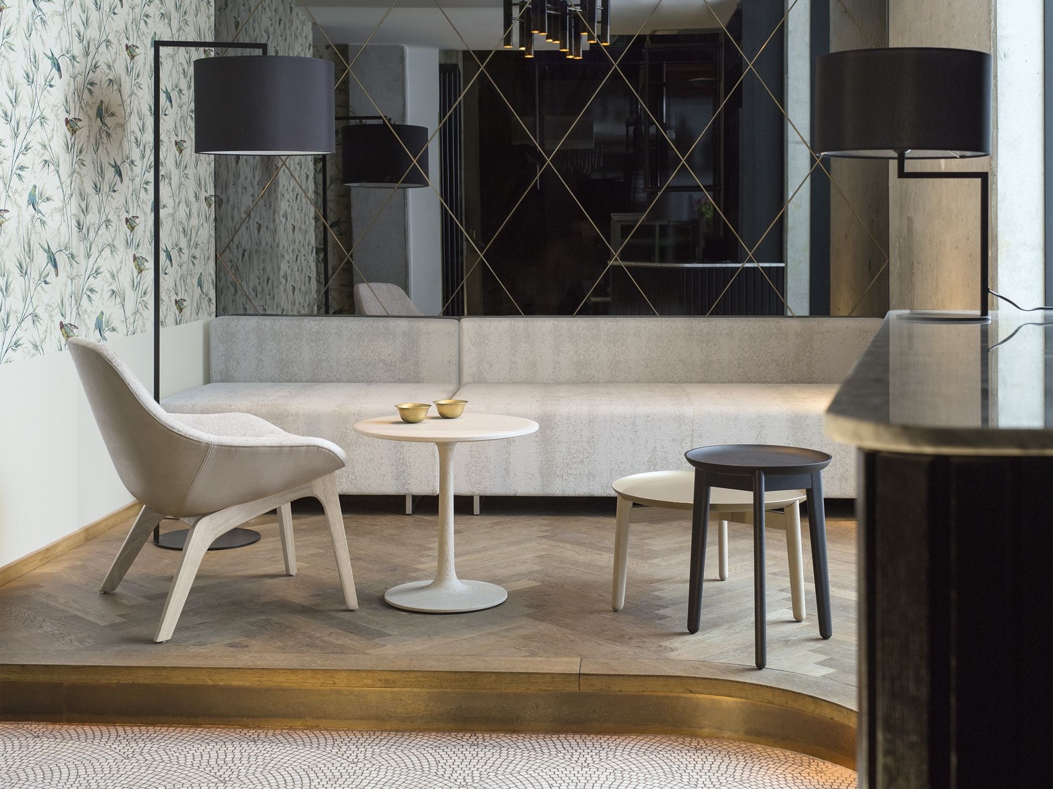 Деревянный круглый низкий журнальный столик ZEITRAUM Turntable ARCH-00104009 - Вид №3