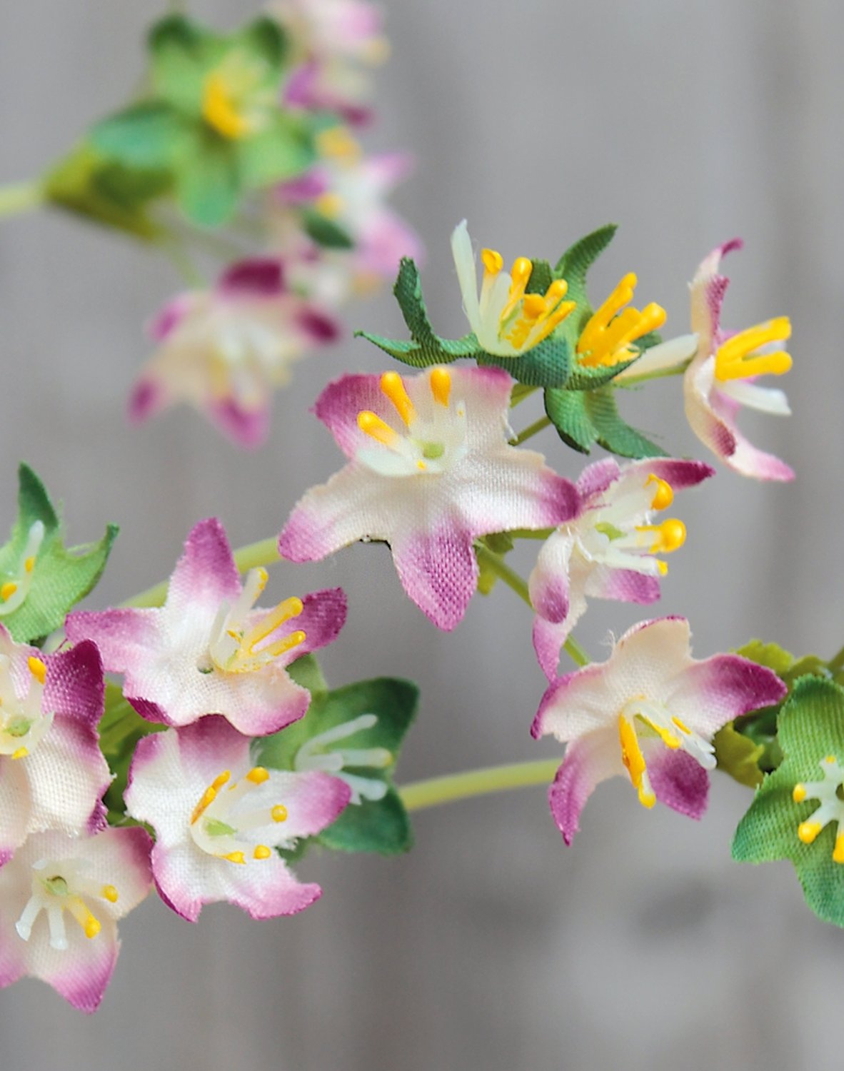 3533 702 a1 Торово-восковое растение искусственное, 75 см, бело-фиолетовое H-andreas 