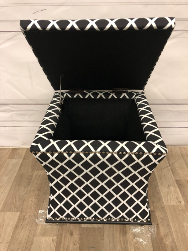 Пуфик с ящиком квадратный черно-белый 47 см Austin от Eichholtz EICHHOLTZ ДИЗАЙНЕРСКИЕ, EICHHOLTZ 061305 Черный;белый  - Вид №5