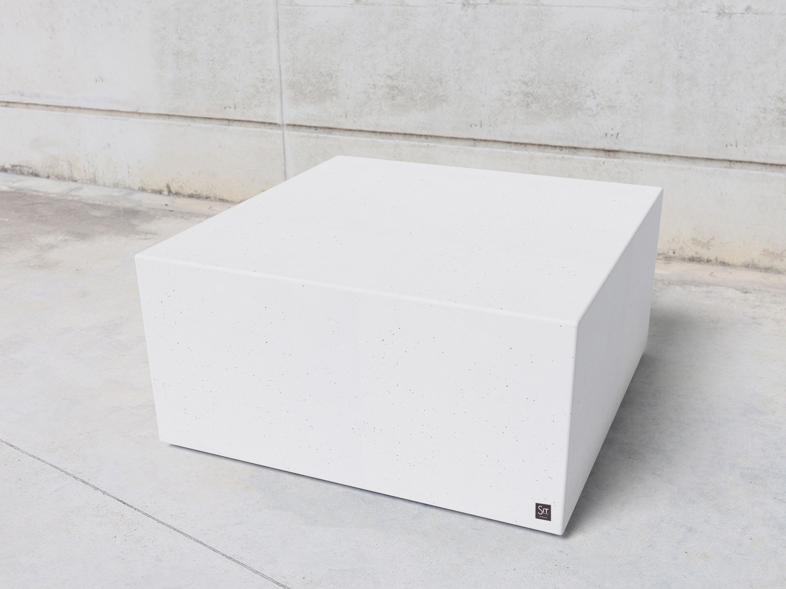 Наружное сиденье из армированного волокном бетона SIT Cubic ARCH-00065965