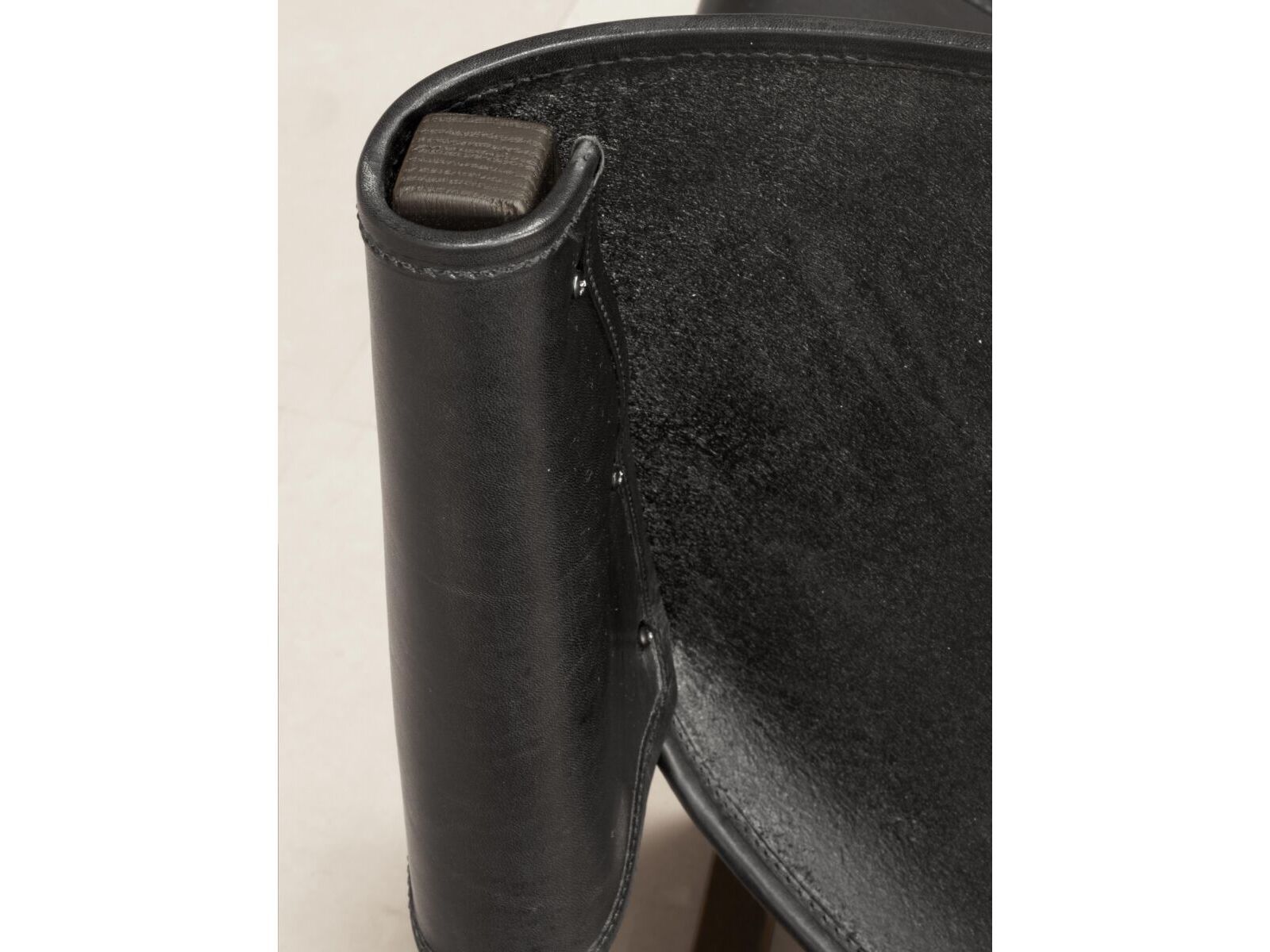 Стул из дерева и кожи Phantom Hands Джеффри Бава ARCH-00108345 - Вид №6