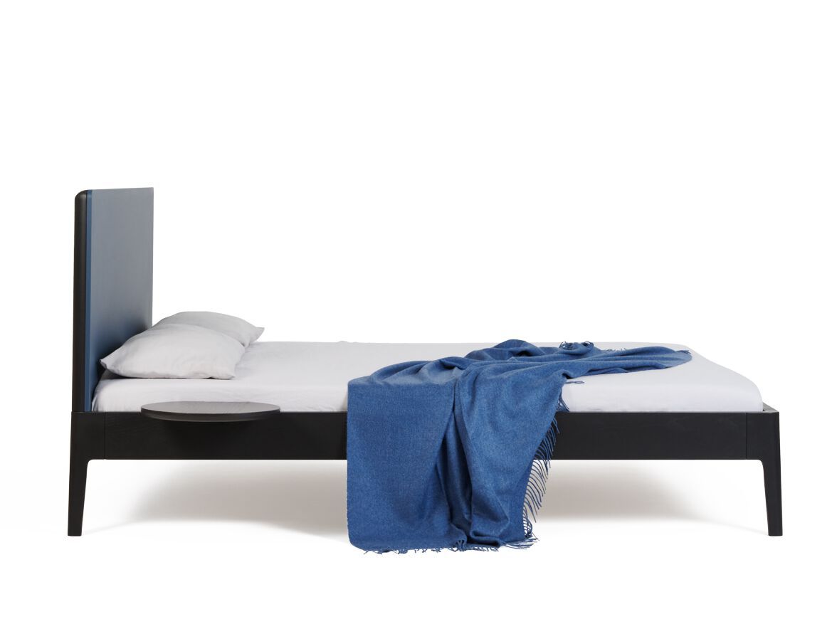 Деревянная двуспальная кровать Noah Living белье ARCH-00081699