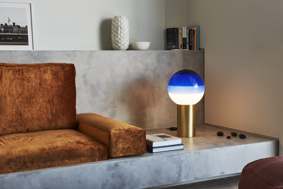 085693 Настольный светильник S сине-графитовый Marset Dipping Light 