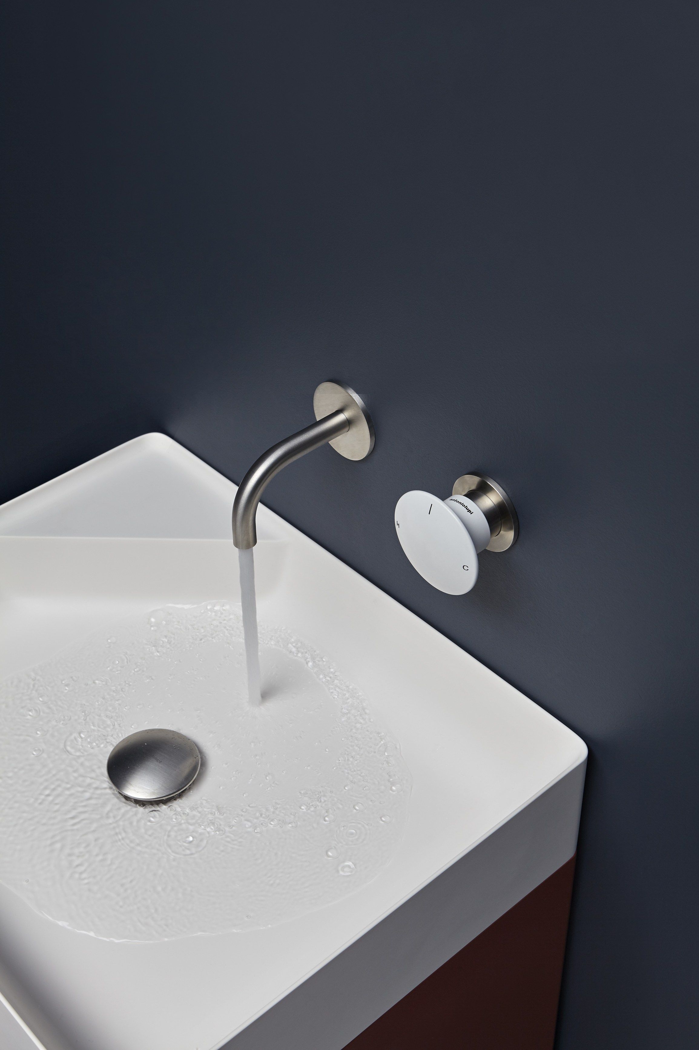 Настенный смеситель для раковины с 2 отверстиями Antoniolupi Mayday ARCH-00018807 - Вид №4