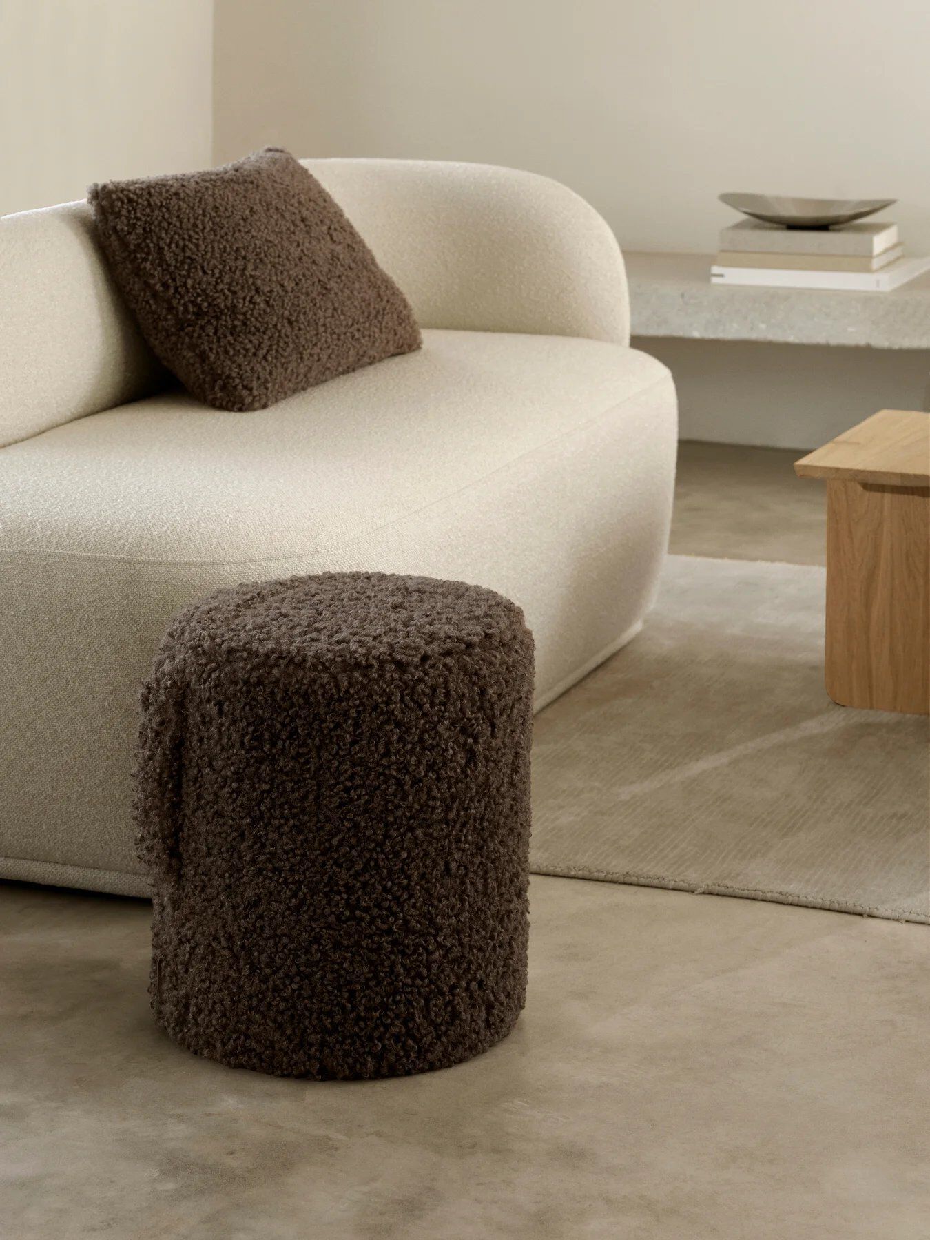 Круглый тканевый пуф с ручкой blomus Teddy ARCH-00035999 - Вид №11