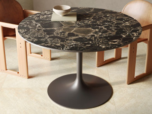 Стол из керамогранита