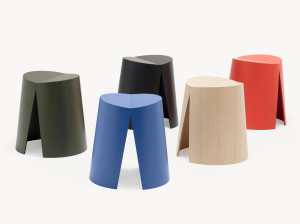 Штабелируемый табурет из ясеня