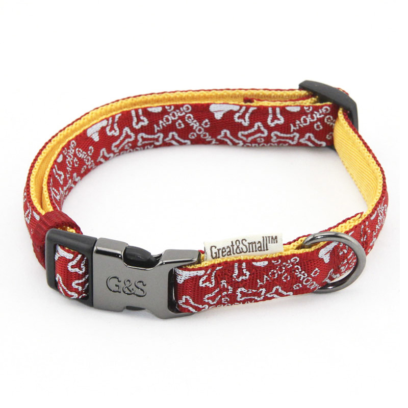 ПР0043548 Ошейник для собак с принтом косточки 15х300-450мм нейлон красный Great&Small 