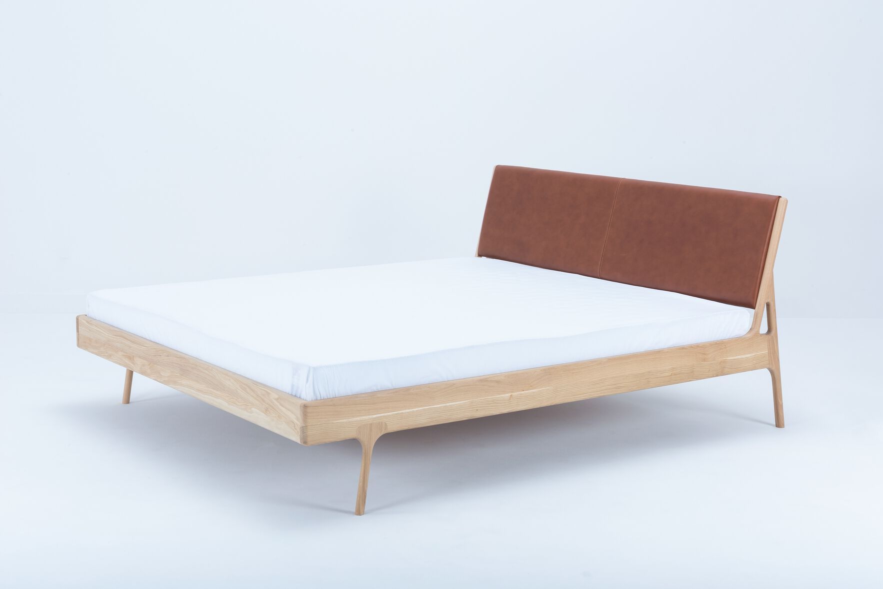 Дубовая двуспальная кровать Gazzda Fawn ARCH-00085993 - Вид №62