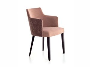 Тканевый стул с подлокотниками