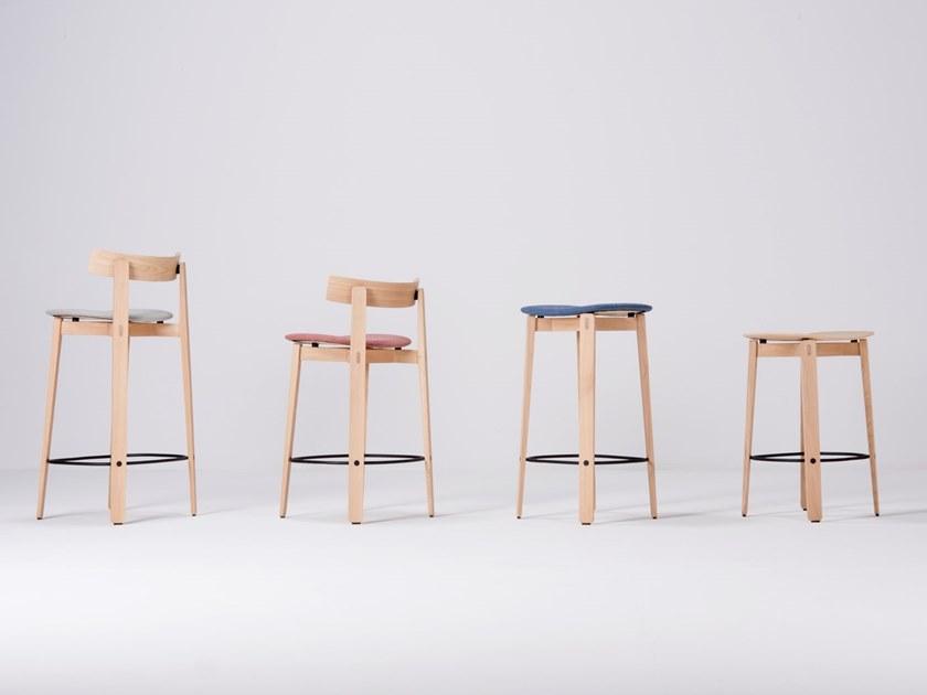 Gazzda Барный стул из дуба с подставкой для ног Nora sun-id-1345122 - Вид №6