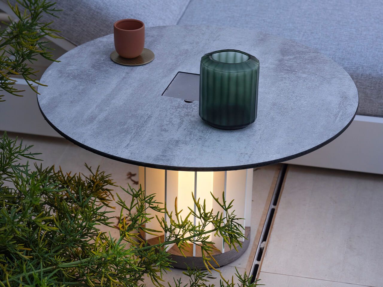 Яркий круглый садовый столик Les Jardins® Tecka ARCH-00039611 - Вид №7