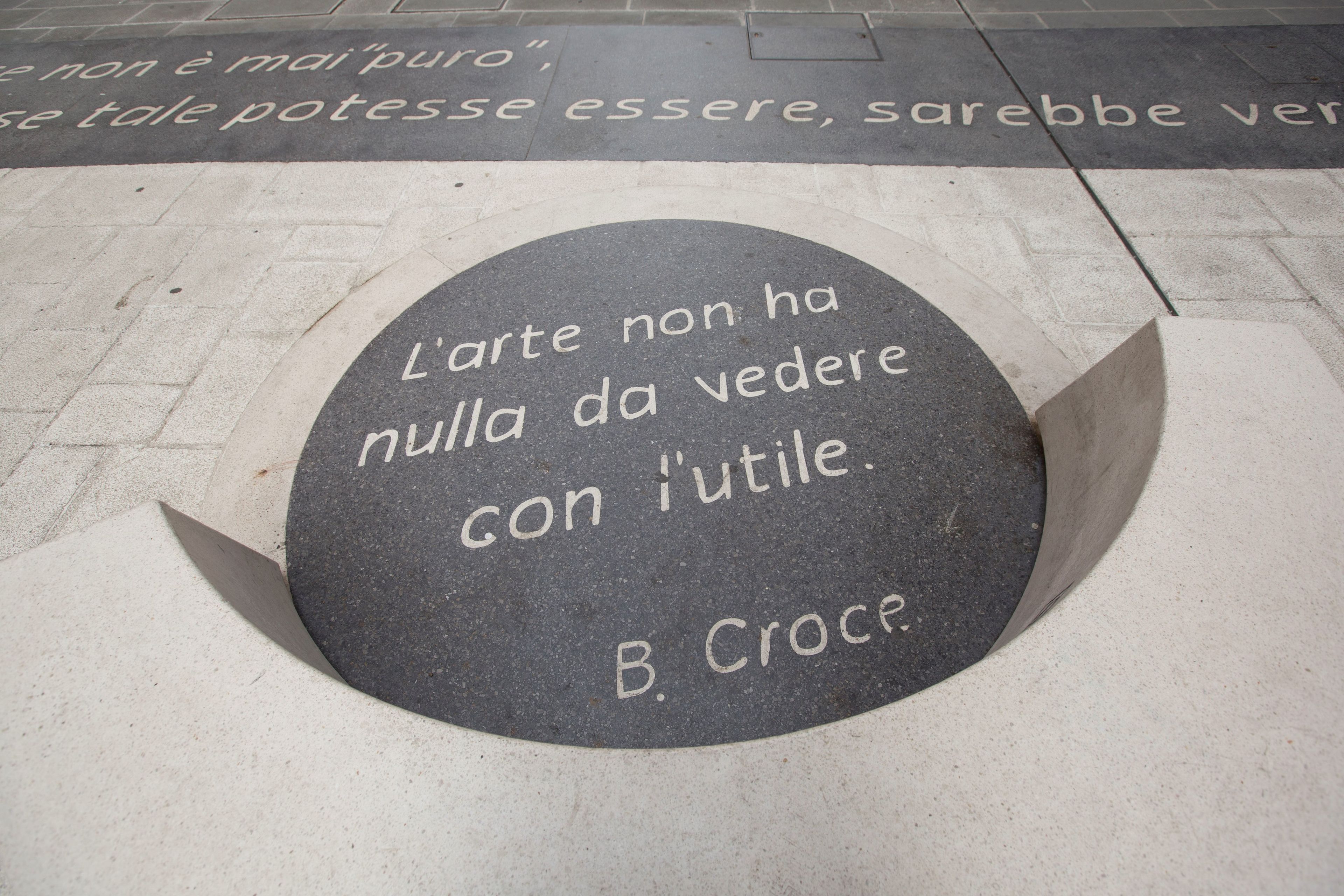 Изогнутая скамья без спинки Viscio Urban Design MEZZALUNA ARCH-00006256 - Вид №1