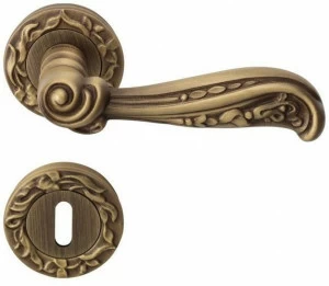 LINEA CALI' Ручка из хромированной латуни на розетке с замком Nature