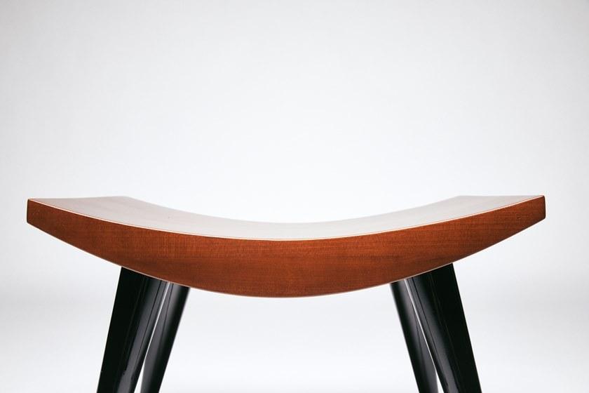 REDA AMALOU DESIGN Низкий табурет из ореха Jah sun-id-1444910 - Вид №4