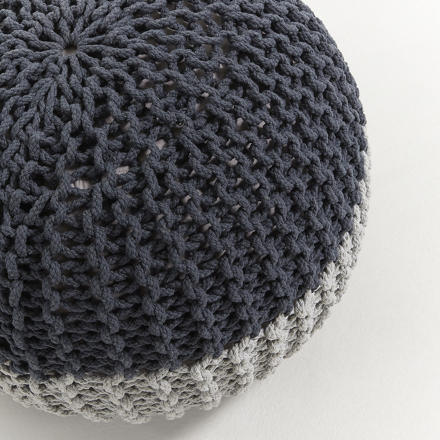 053781 Пуф Arieh из хлопка круглый серый La Forma Arnot 