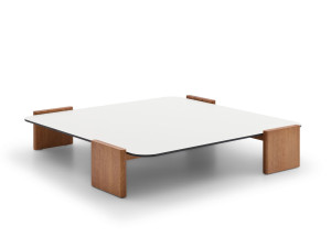 Квадратный садовый столик