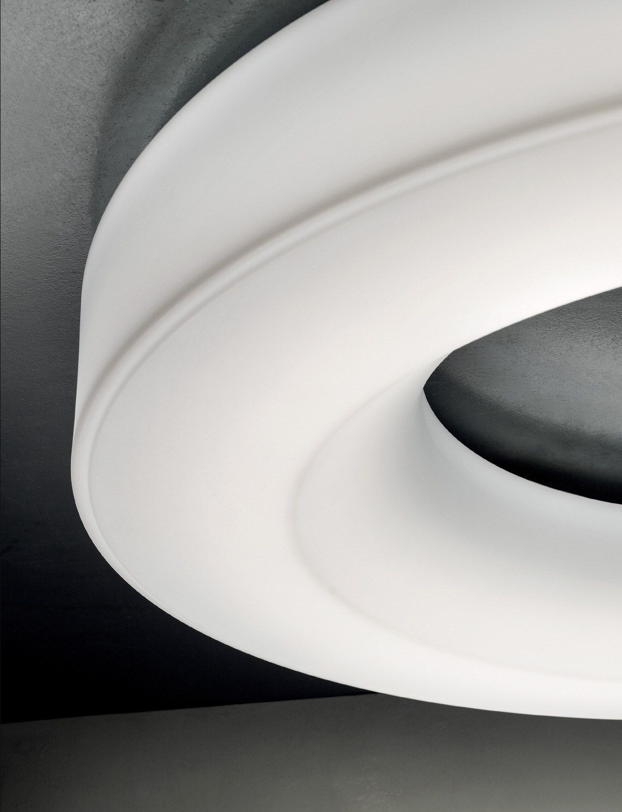 Светодиодный потолочный светильник из полиэтилена Stilnovo Saturn ARCH-00008487 - Вид №1