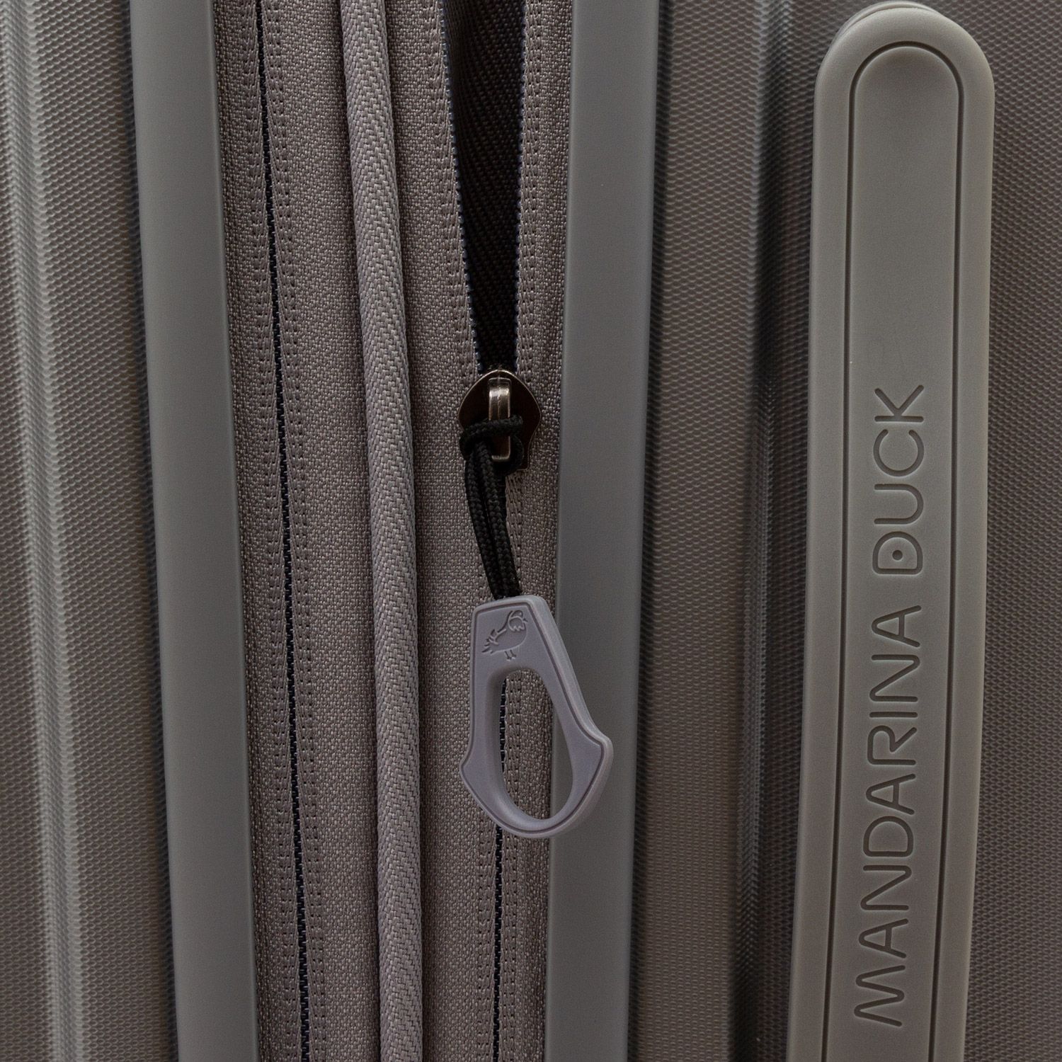 SZV32-466 Чемодан SZV32 Expandable Medium Trolley Mandarina Duck Logoduck+  - Вид №7