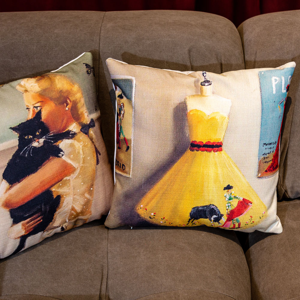 278248784 Арт-подушка «Влюбленная в матадора» Object Desire  - Вид №2