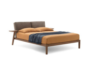 Кровать из массива дерева со встроенными тумбочками