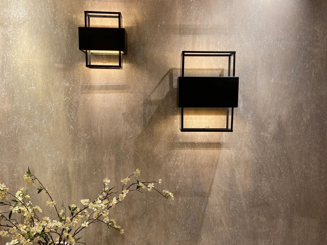 Латунный настенный светильник Authentage Lighting Q-Bri ARCH-00125407 - Вид №2