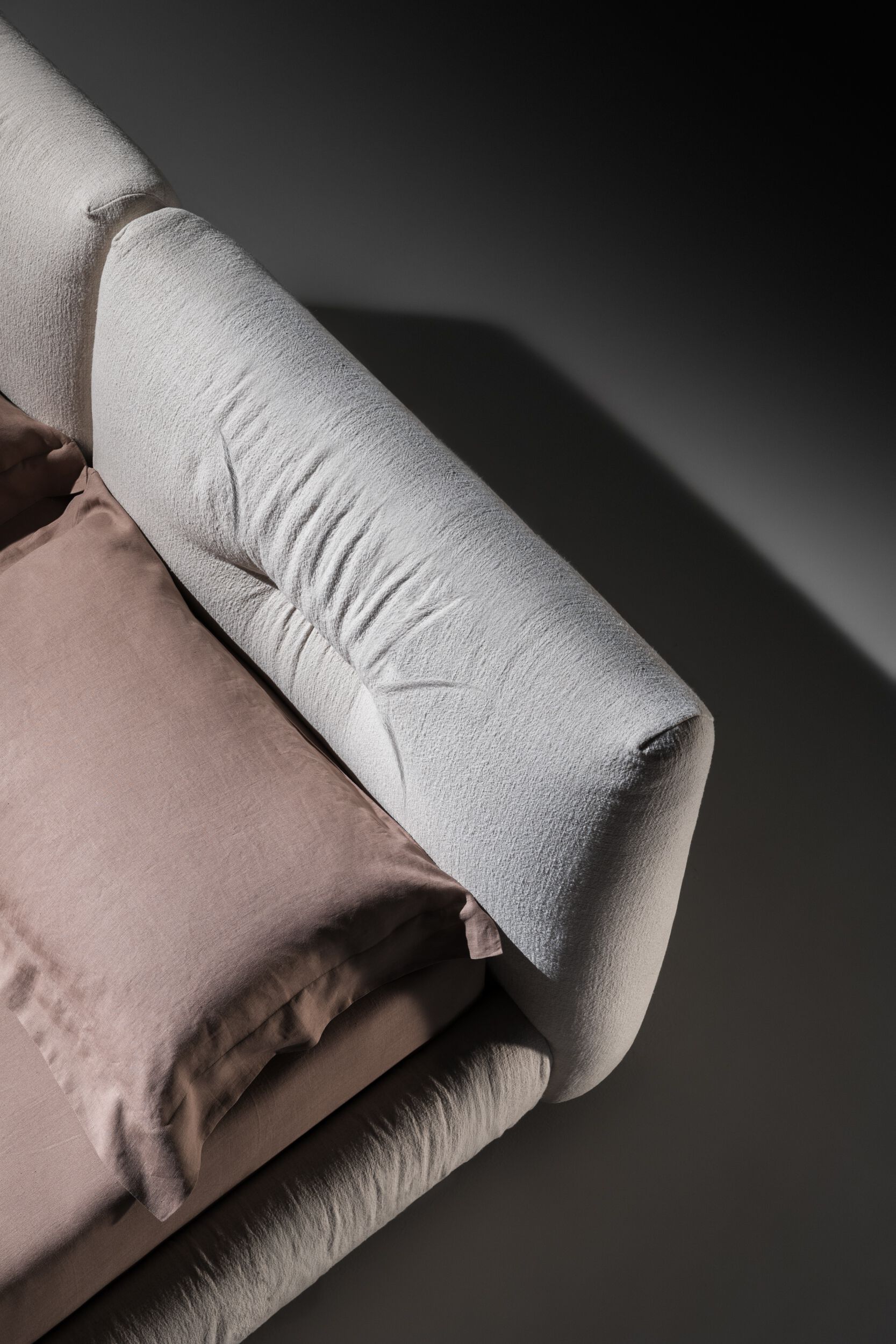 Двуспальная мягкая кровать из ткани Twils Kumo ARCH-00026427