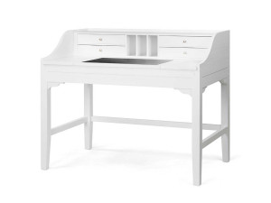 Письменный стол из массива дерева с ящиками