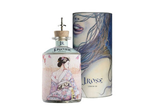 Бутылка джина с этикеткой ручной работы