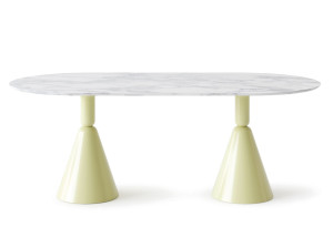 Овальный мраморный стол