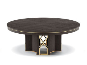 Деревянный обеденный стол