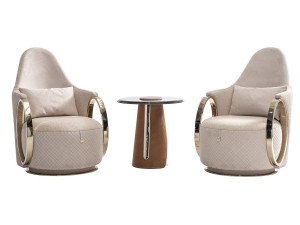 Тканевое кресло с подлокотниками