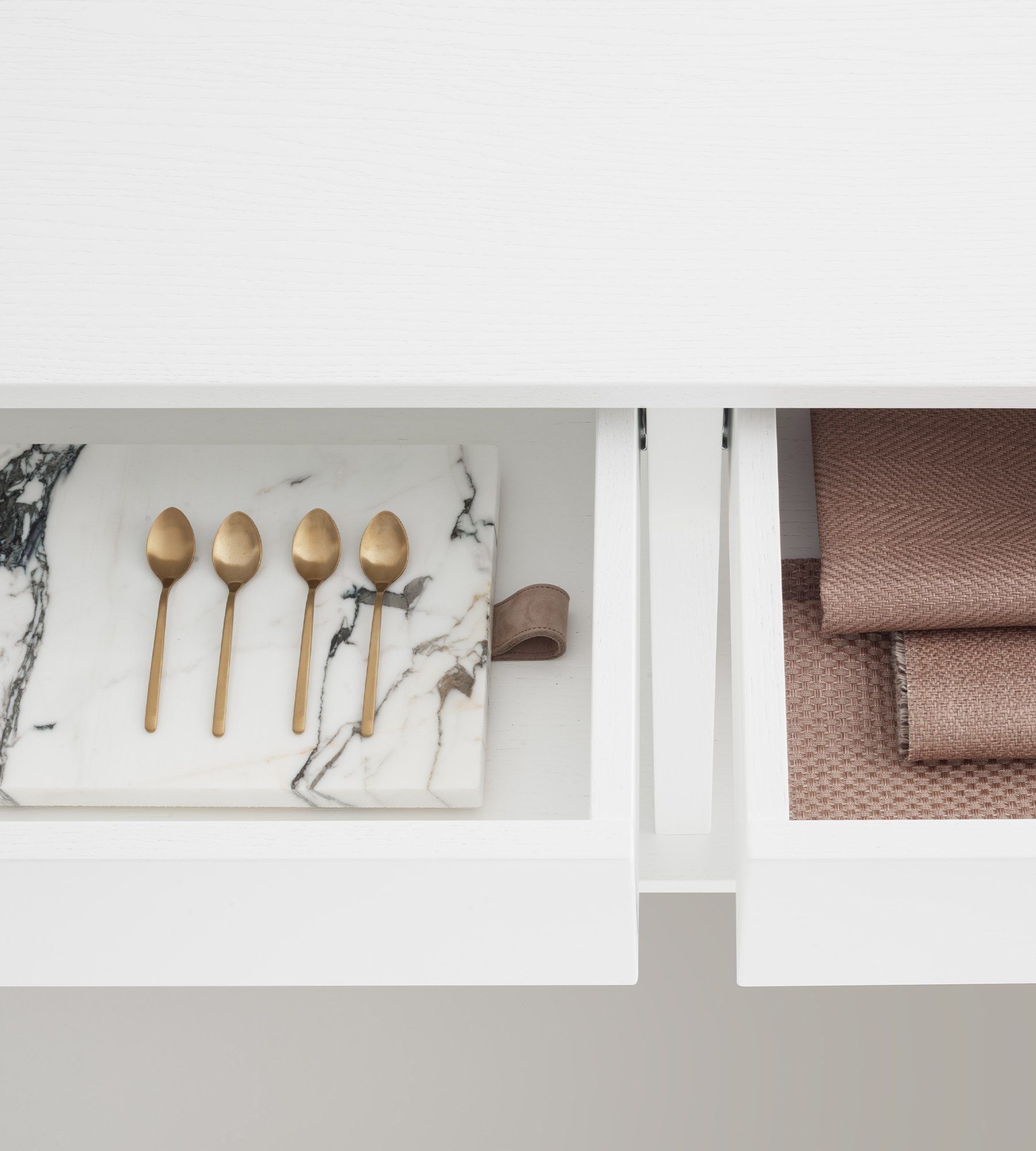 Шкаф из дерева и стекла с распашными дверями Morica Design Haute Couture ARCH-00149150 - Вид №8