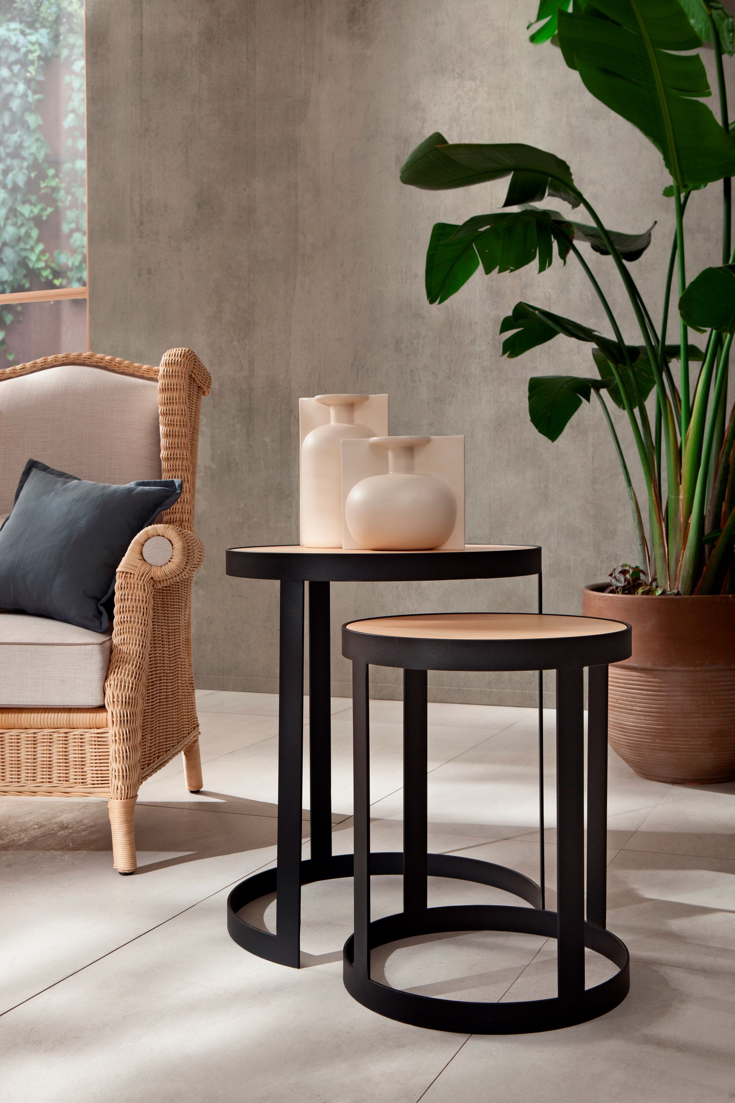 Круглый железный журнальный столик Mila Maurizi Maison ARCH-00134443 - Вид №1