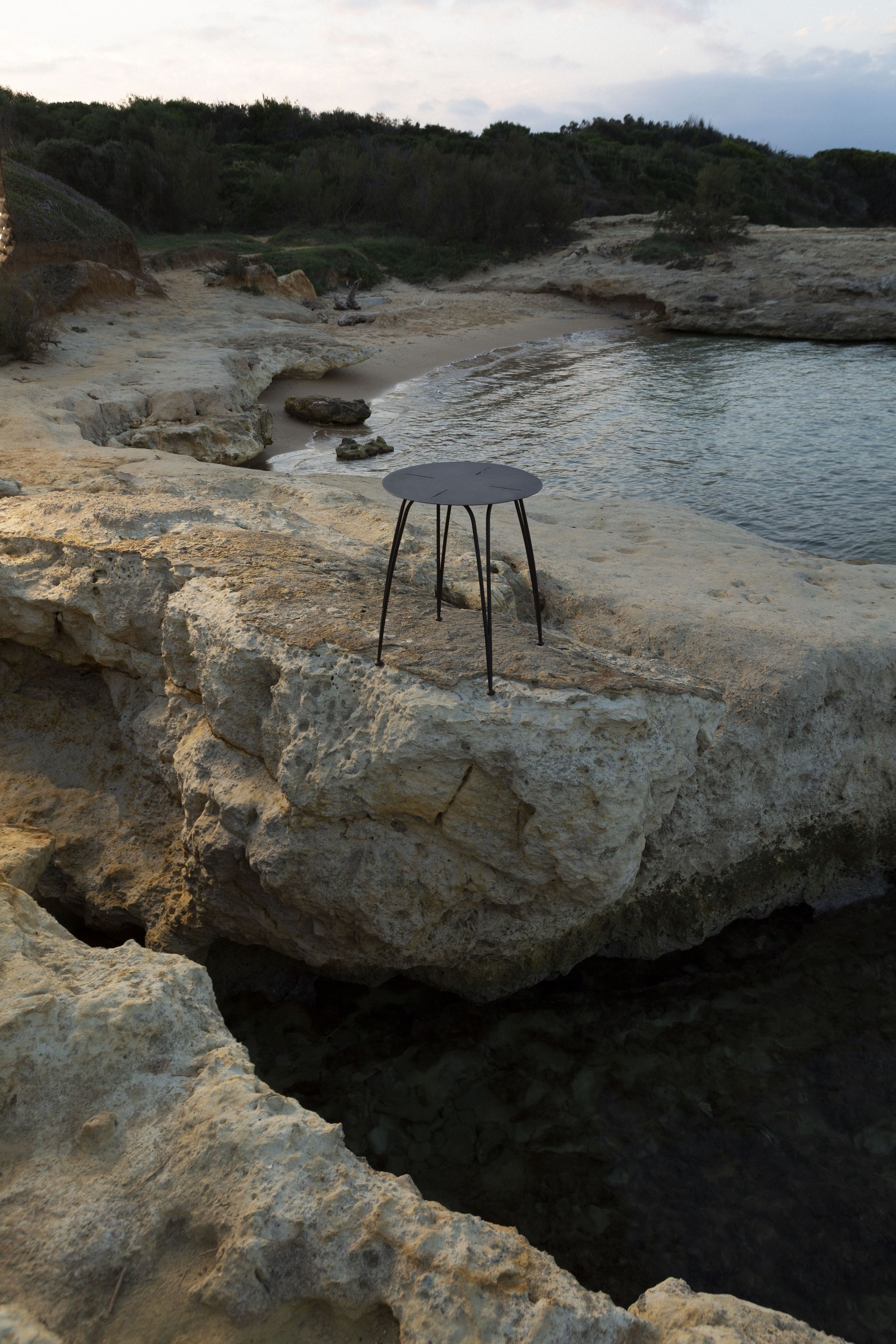 Круглый железный садовый журнальный столик Unopiù Овен ARCH-00134680 - Вид №1