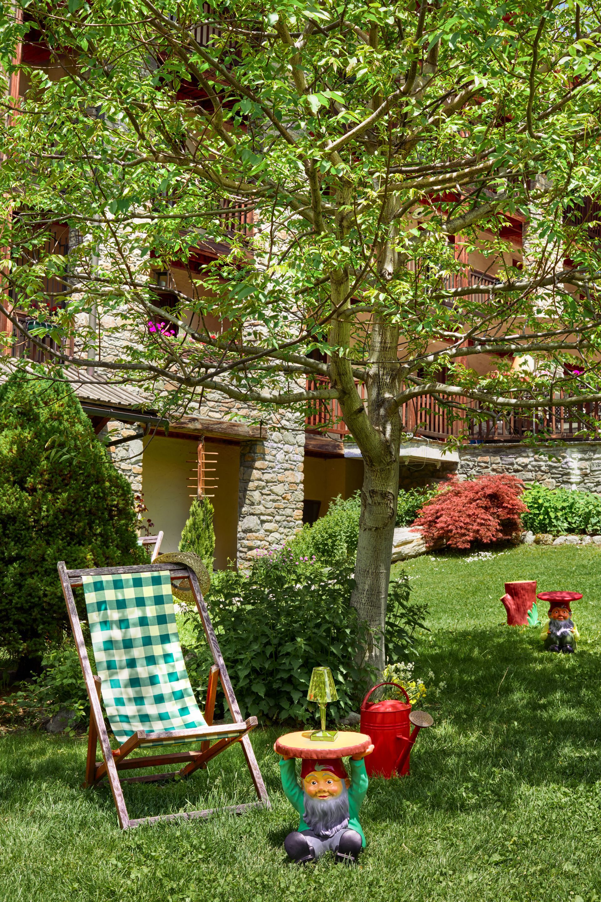 Круглый стол для сада из инженерного пластика Kartell ATTILA ARCH-00116598 - Вид №4