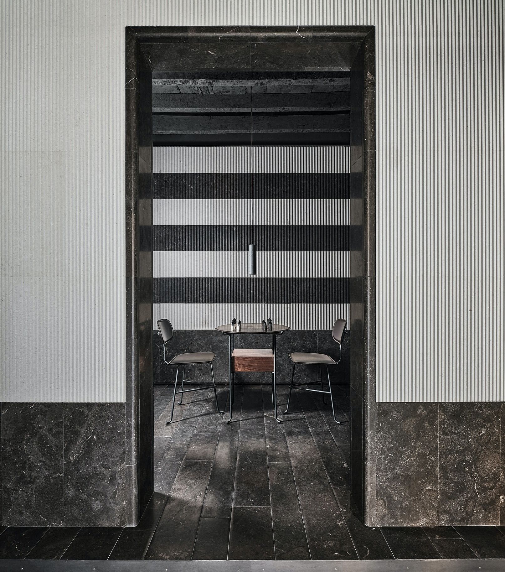 Шахматный стол из кожи Salvatori флирт ARCH-00104174 - Вид №1