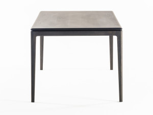 Квадратный обеденный стол из дуба