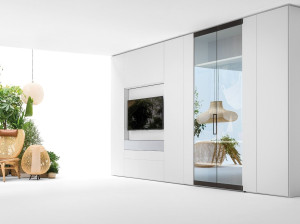 Шкаф с открывающейся ТВ-дверью и полным стеклянным отверстием