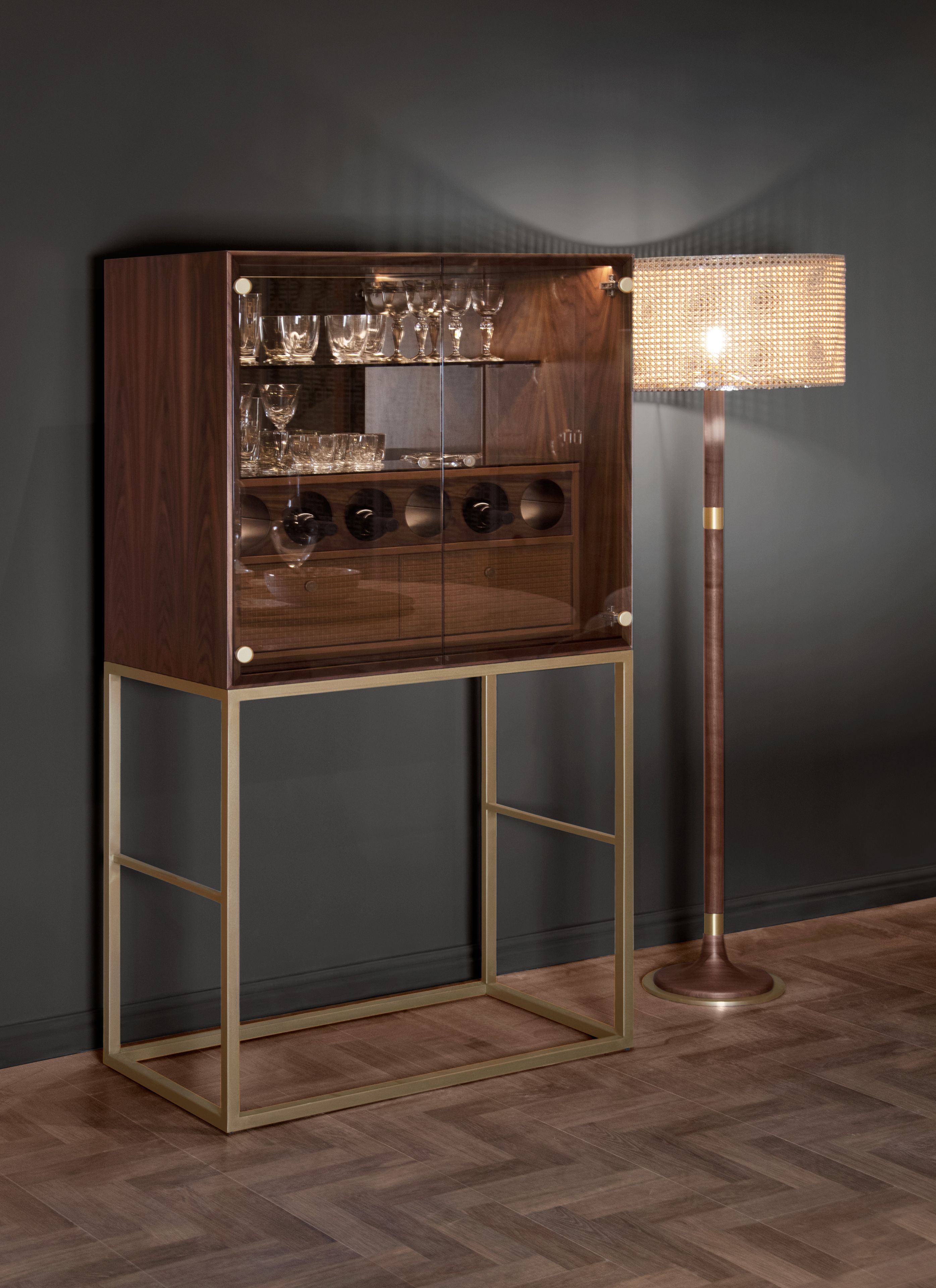 Деревянный и стеклянный барный шкаф со встроенным освещением Formitalia JEFFERY ARCH-00047074 - Вид №1